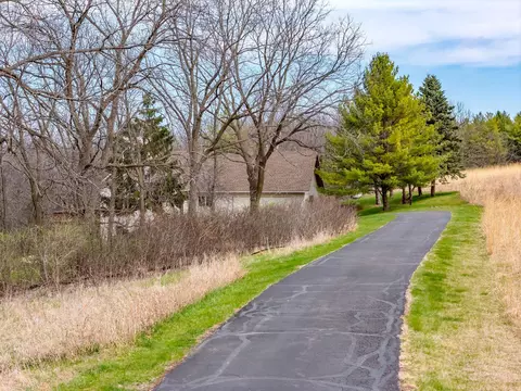 w5721 County Highway H, New Glarus, WI 53574