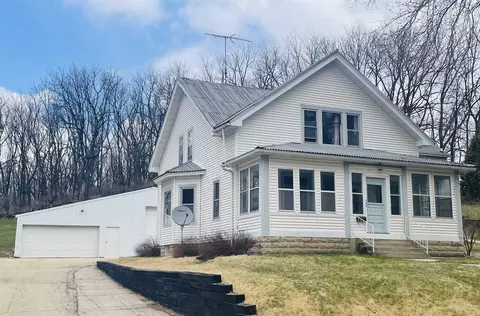 134 Hill St, Darlington, WI 53530
