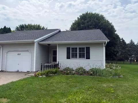 1207 Louisa St, Watertown, WI 53098