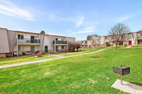 2424 Independence Ln #202, Madison, WI 53704
