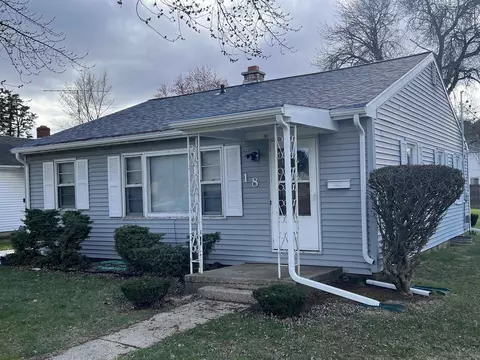 18 S Randall Ave, Janesville, WI 53545