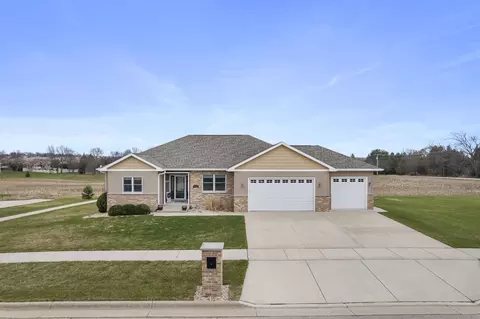601 Rimrock Rd, Janesville, WI 53548
