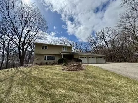 7344 Clover Hill Dr, Waunakee, WI 53597