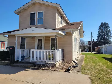 219 E Merrimac St, Dodgeville, WI 53533
