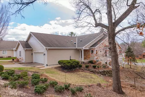 71 Oak Grove Dr, Madison, WI 53717