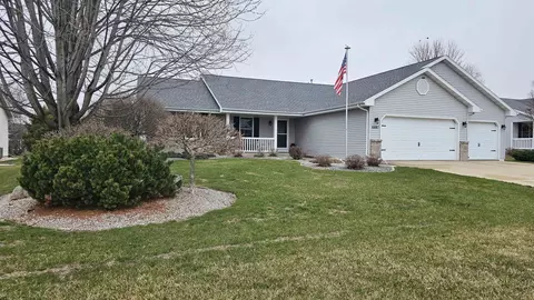 4487 Red Tail Ln, Janesville, WI 53546