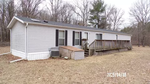 422-424 16th Ave, Nekoosa, WI 54457