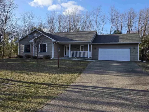 246 Golliher Ct, Westfield, WI 53964