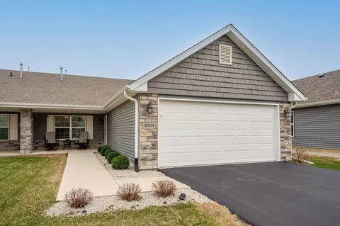 4509 Squaw Valley Dr, Loves Park, IL 61111