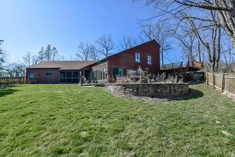 5713 Foster Rd, Blue Mounds, WI 53517