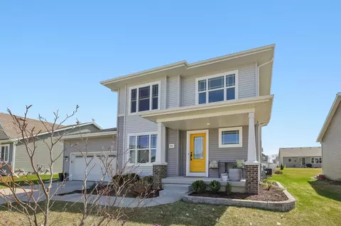 869 Hawthorn Dr, Sun Prairie, WI 53590