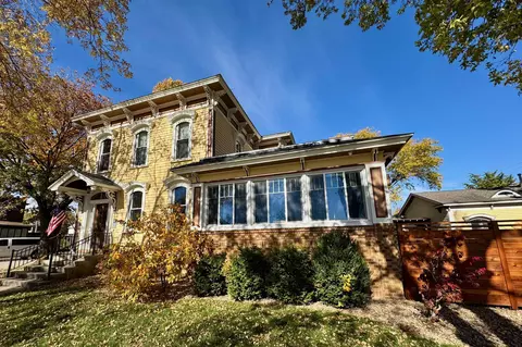 215 Jackson St, Sauk City, WI 53583