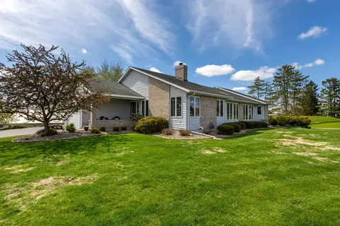 1370 Eliza St, Darlington, WI 53530