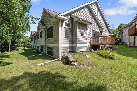 9913 Hawks Nest Dr, Verona, WI 53593