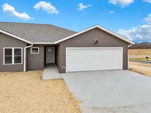 2465 Russell Ct, Reedsburg, WI 53959