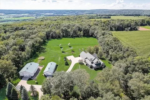 s7711 Freedom Road, North Freedom, WI 53951