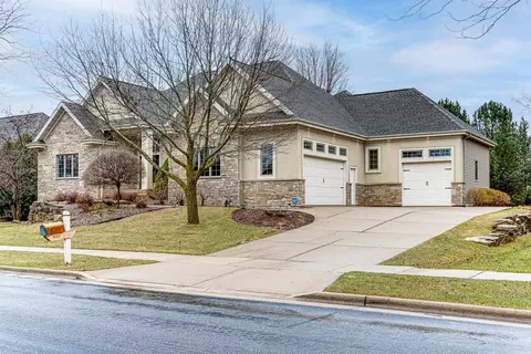 9513 Blue Heron Dr, Middleton, WI 53562