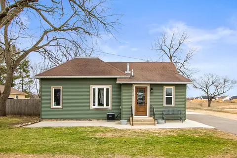 214 Maple St, Pardeeville, WI 53954
