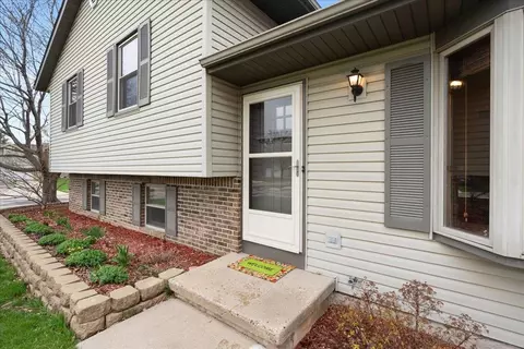 1766 Oconto Dr, Sun Prairie, WI 53590