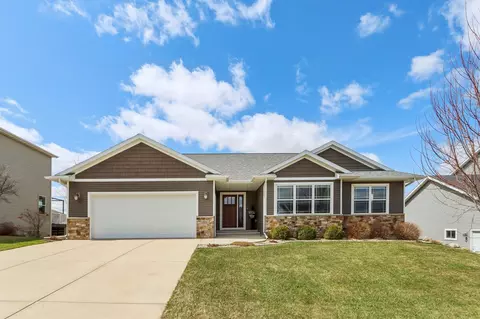 106 Cobblestone Dr, Lodi, WI 53555