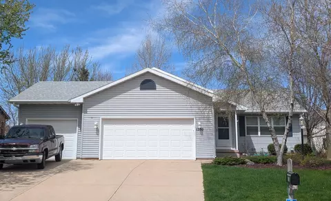1350 Prairie Rose Dr, Sun Prairie, WI 53590