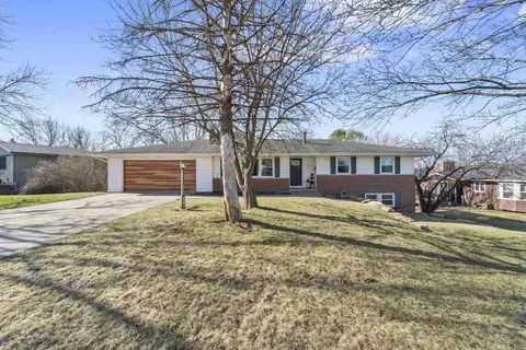 311 Blue View Dr, Mount Horeb, WI 53572
