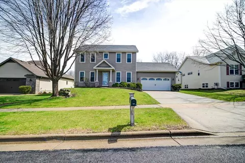 909 Eagle Crest Dr, Madison, WI 53704