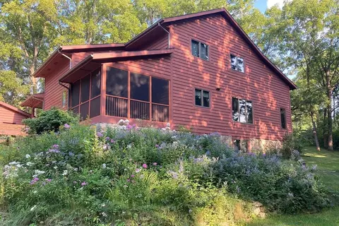 5792 Alpine Rd, Brooklyn, WI 53521