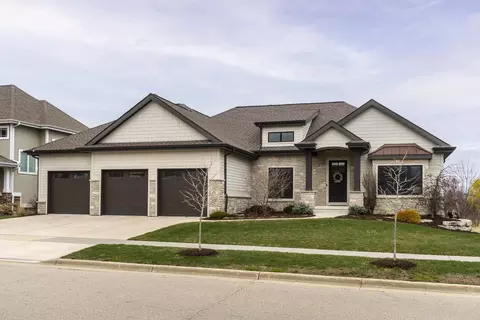 1107 Ireland Dr, Waunakee, WI 53597