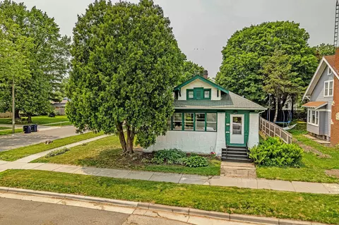 603 Eisenhower Ave, Janesville, WI 53545