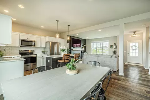 6111 E Red Oak Trl, Mcfarland, WI 53558