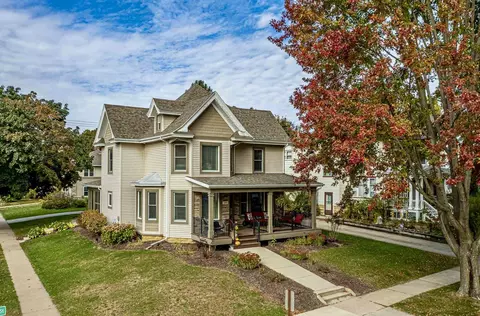 219 2nd St, New Glarus, WI 53574