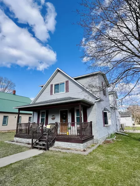 316 N 3rd St, Muscoda, WI 53573