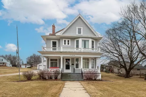 158 E Water St, Shullsburg, WI 53586
