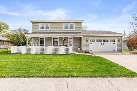 41 S Huron Dr, Janesville, WI 53545