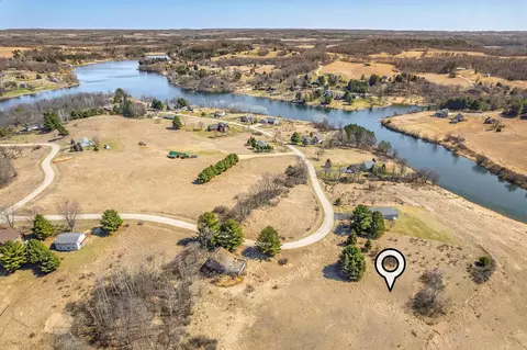 422 Summit Point Dr, La Valle, WI 53941