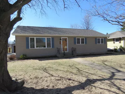 211 Pleasant Ave, Waupun, WI 53963