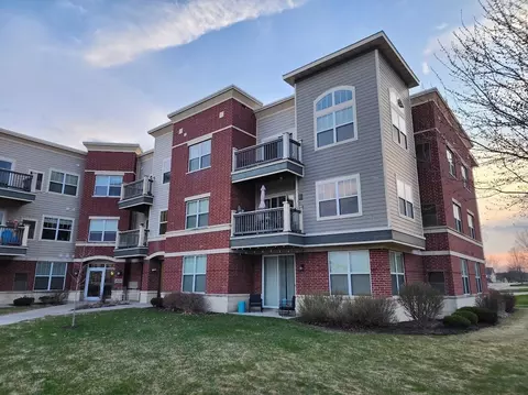 5198 Sassafras Dr #208, Fitchburg, WI 53711