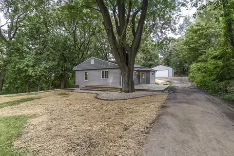 4812 Schneider Dr, Fitchburg, WI 53711