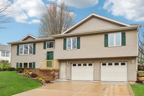 505 Perimeter Rd, Mount Horeb, WI 53572