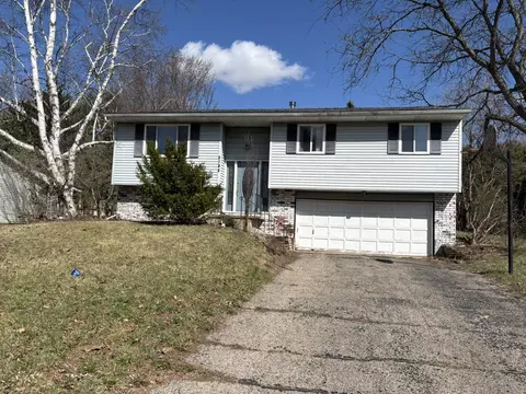5705 Leanne Ln, Mcfarland, WI 53558