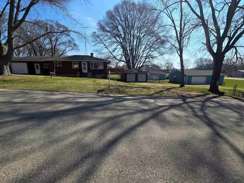 241 N Forest St, Kingston, WI 53939