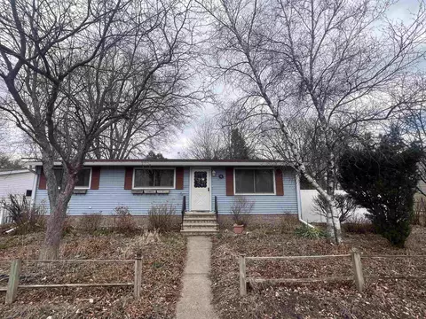 719 S Water St, Sparta, WI 54656