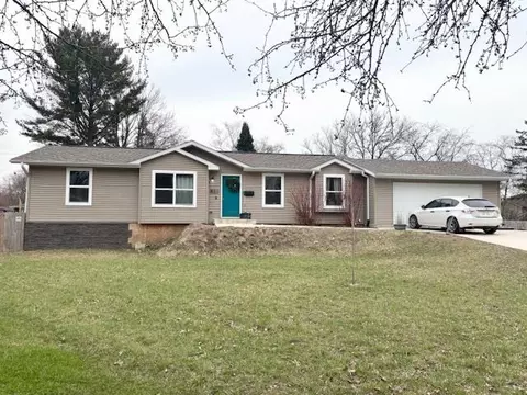 801 Coolidge Rd, Stoughton, WI 53589