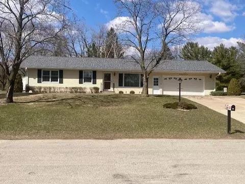 394 Palmer Ave, Green Lake, WI 54941