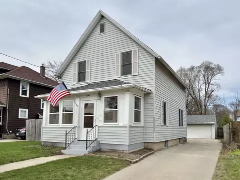 1242 Oak St, Beloit, WI 53511