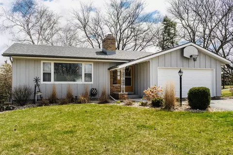 501 Lake St, Mount Horeb, WI 53572