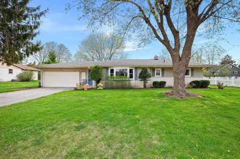 909 Park View Dr, Sun Prairie, WI 53590