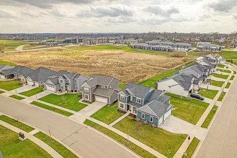 5600 N Peninsula Way, Mcfarland, WI 53558