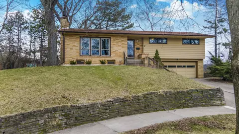 7 Kewaunee Ct, Madison, WI 53705